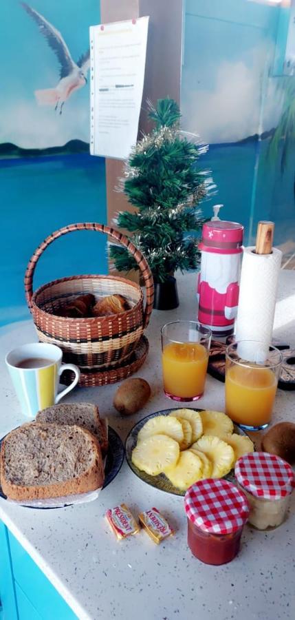 "Chez Claudia "Charmant Logement Avec Jacuzzi Privatif En Toute Intimite Sur Belle Terrasse Exterieure En Bois Et Piscine Courcelles المظهر الخارجي الصورة