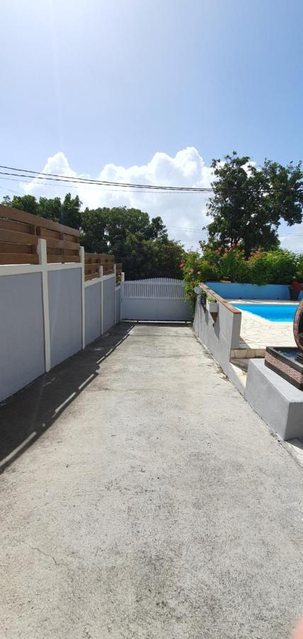 "Chez Claudia "Charmant Logement Avec Jacuzzi Privatif En Toute Intimite Sur Belle Terrasse Exterieure En Bois Et Piscine Courcelles المظهر الخارجي الصورة
