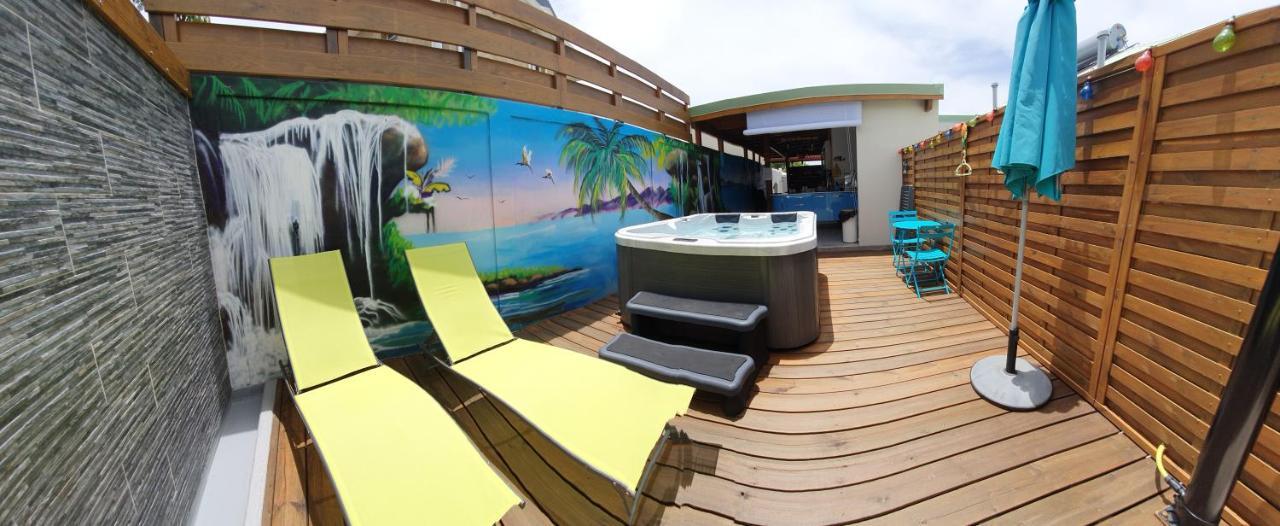 "Chez Claudia "Charmant Logement Avec Jacuzzi Privatif En Toute Intimite Sur Belle Terrasse Exterieure En Bois Et Piscine Courcelles المظهر الخارجي الصورة