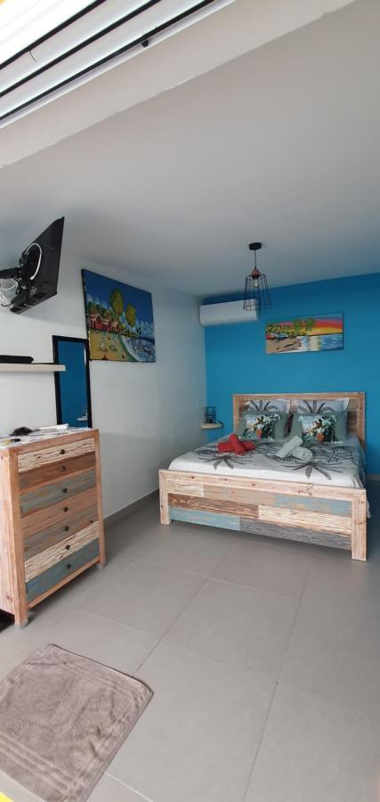 "Chez Claudia "Charmant Logement Avec Jacuzzi Privatif En Toute Intimite Sur Belle Terrasse Exterieure En Bois Et Piscine Courcelles المظهر الخارجي الصورة